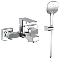BATH-SHOWER MIXER WITH SHOWER EQUIPMENT AND FLOW RESTRICTOR
