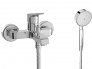BATH-SHOWER MIXER WITH SHOWER EQUIPMENT AND FLOW RESTRICTOR