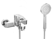 BATH-SHOWER MIXER WITH SHOWER EQUIPMENT AND FLOW RESTRICTOR