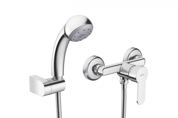 SHOWER MIXER WITH SHOWER EQUIPMENT AND FLOW RESTRICTOR